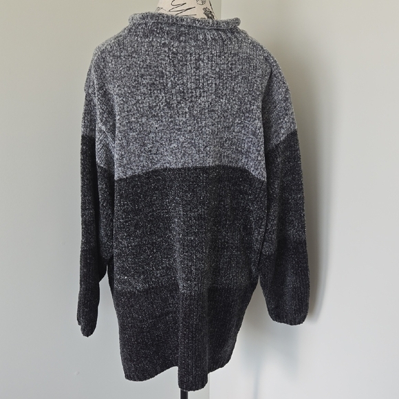 White Stag Charcoal and Black Turtleneck Sweater - Picture 5 of 5